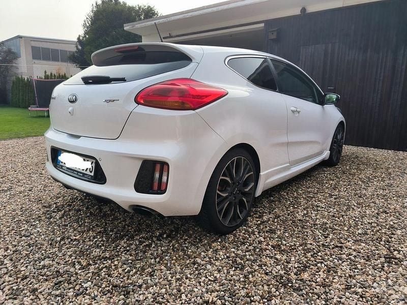Gebraucht Kia Ceed GT GT 204 PS (150 kW) 2014 Weiß Limousine