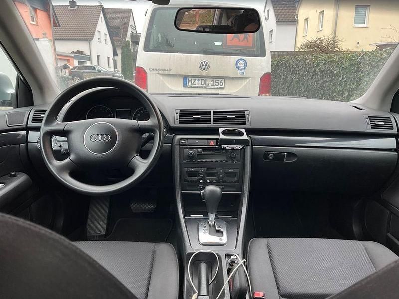 Gebraucht Audi A4 131 PS (96 kW) 2002 Silber Limousine