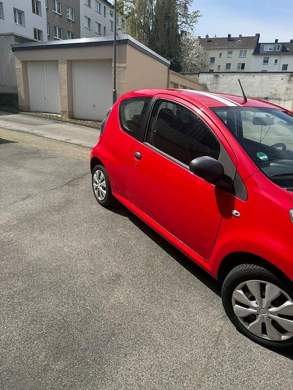 Gebraucht Citroën C1 68 PS (50 kW) 2008 Rot Kleinwagen