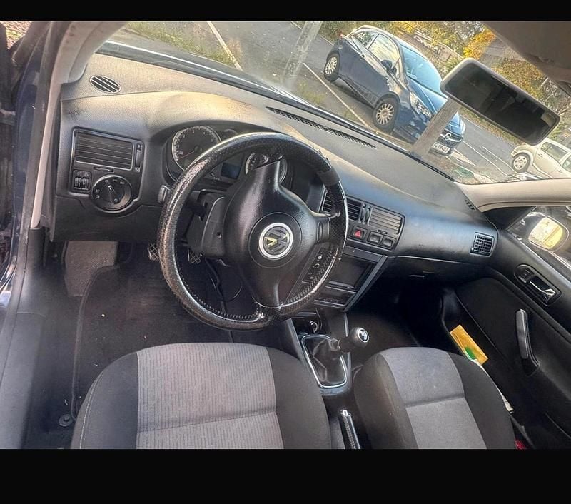 Gebraucht VW Bora 75 PS (55 kW) 2003 Blau Limousine