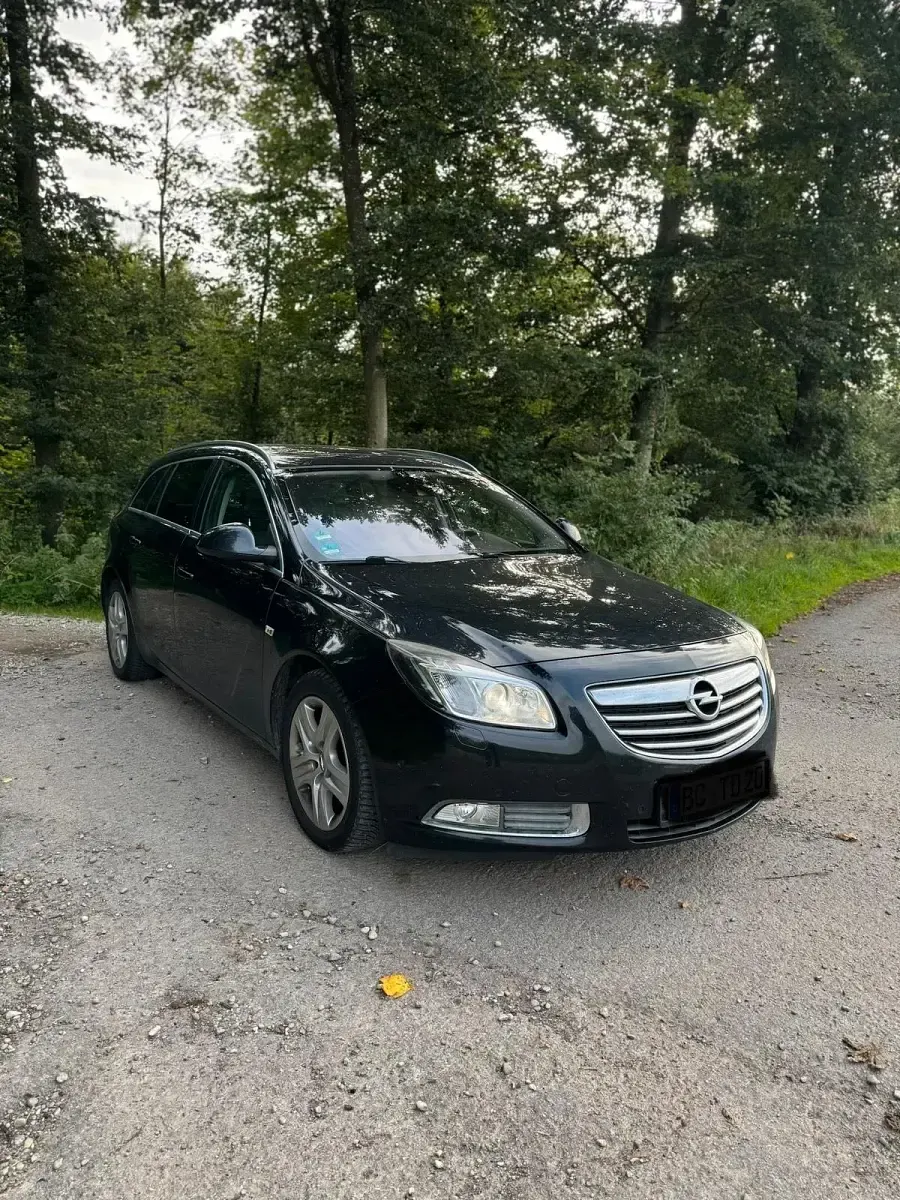 Gebraucht Opel Insignia 160 PS (117 kW) 2011 Schwarz Kombi