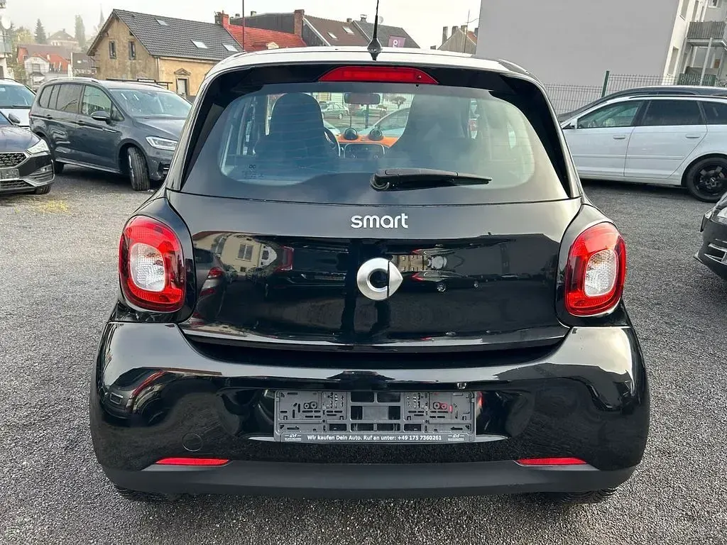 Gebraucht Smart ForFour 71 PS (52 kW) 2015 Schwarz Kleinwagen