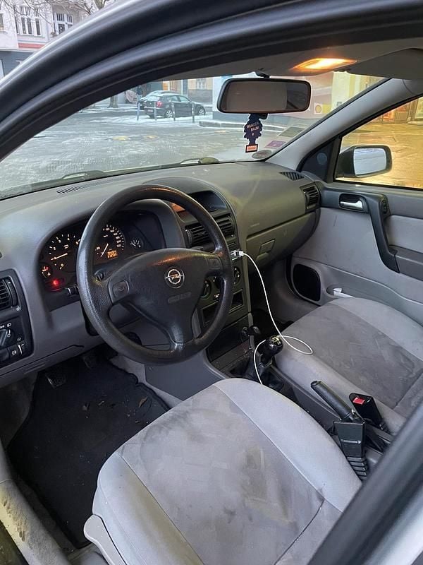 Gebraucht Opel Astra 110 PS (80 kW) 1999 Silber Limousine