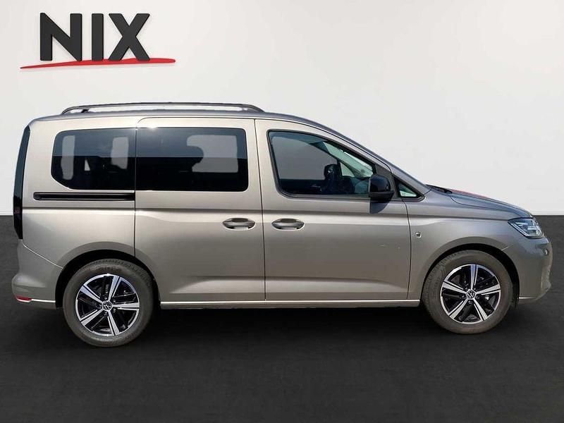 Gebraucht VW Caddy Life 122 PS (89 kW) 2024 Mojave beige metallic Van / Kleinbus