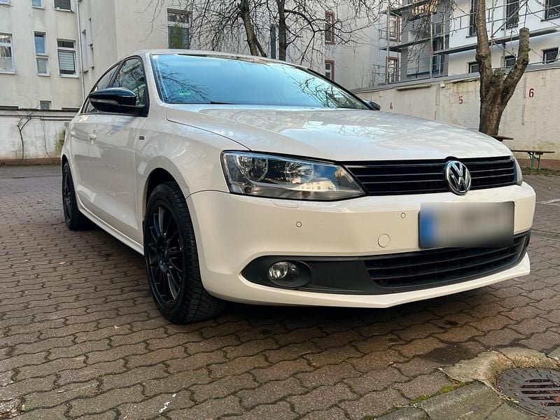 Second-hand VW Jetta 105 CP (77 kW) 2013 Alb Berlinǎ