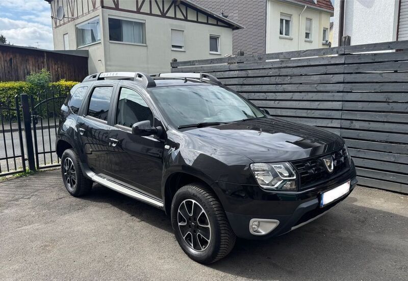 Schwarz Gebraucht 2017 Dacia Duster Black Shadow SUV | 7.900 € (Superpreis) - Bild 1/4