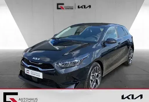 Używany Kia Ceed 140 KM (102 kW) 2025 Czarny Hatchback
