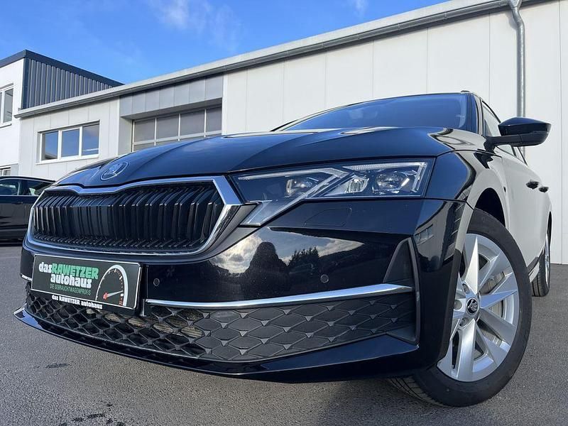 Schwarz Gebraucht 2024 Skoda Octavia Selection Kombi | 29.860 € (Guter Preis) - Bild 1/4