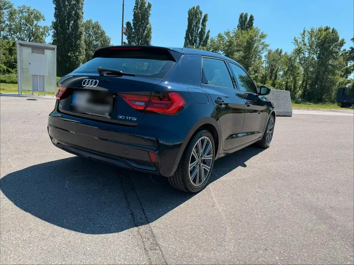 Używany Audi A1 110 KM (80 kW) 2022 Niebieski SUV