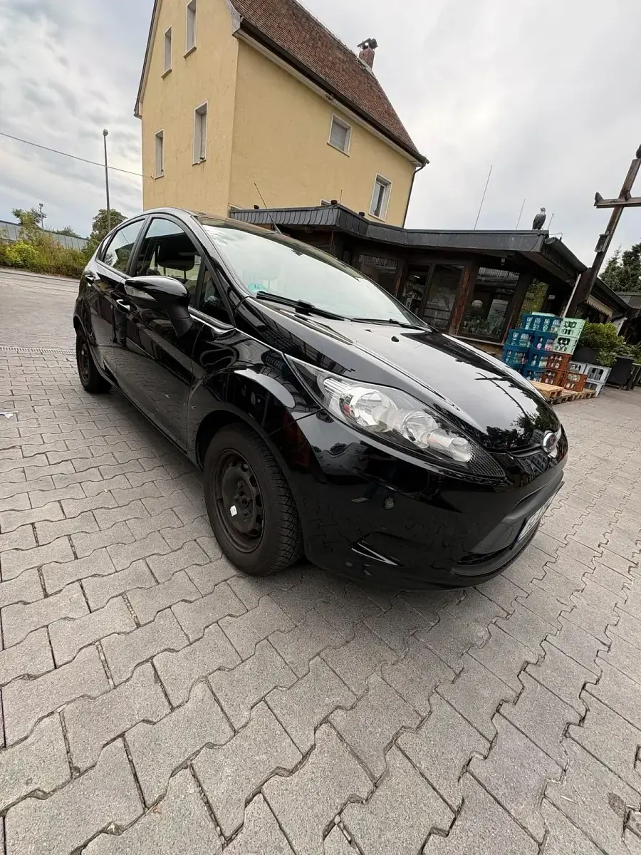 Gebraucht Ford Fiesta 82 PS (60 kW) 2011 Schwarz Kleinwagen