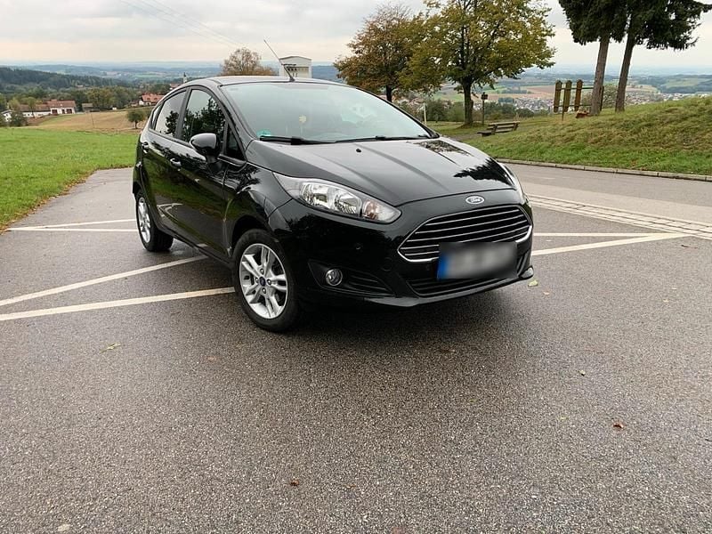 Gebraucht Ford Fiesta 82 PS (60 kW) 2015 Schwarz Kleinwagen