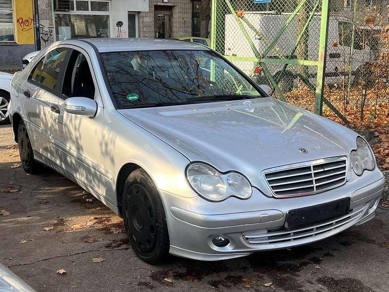Gebraucht Mercedes C200 122 PS (89 kW) 2007 Iridiumsilber  metalliclack Limousine