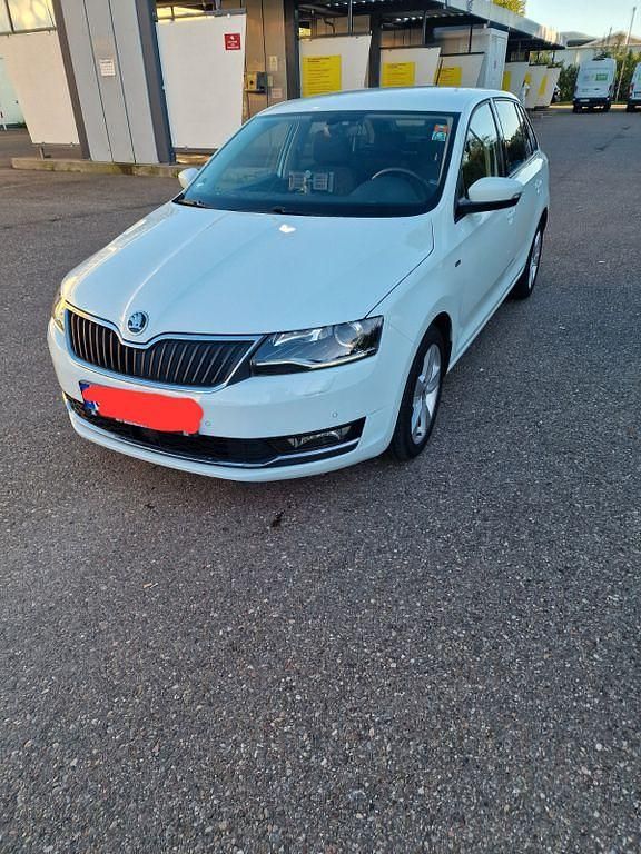 Weiß Gebraucht 2018 Skoda Rapid Clever Limousine | 11.900 € (Fairer Preis) - Bild 1/4