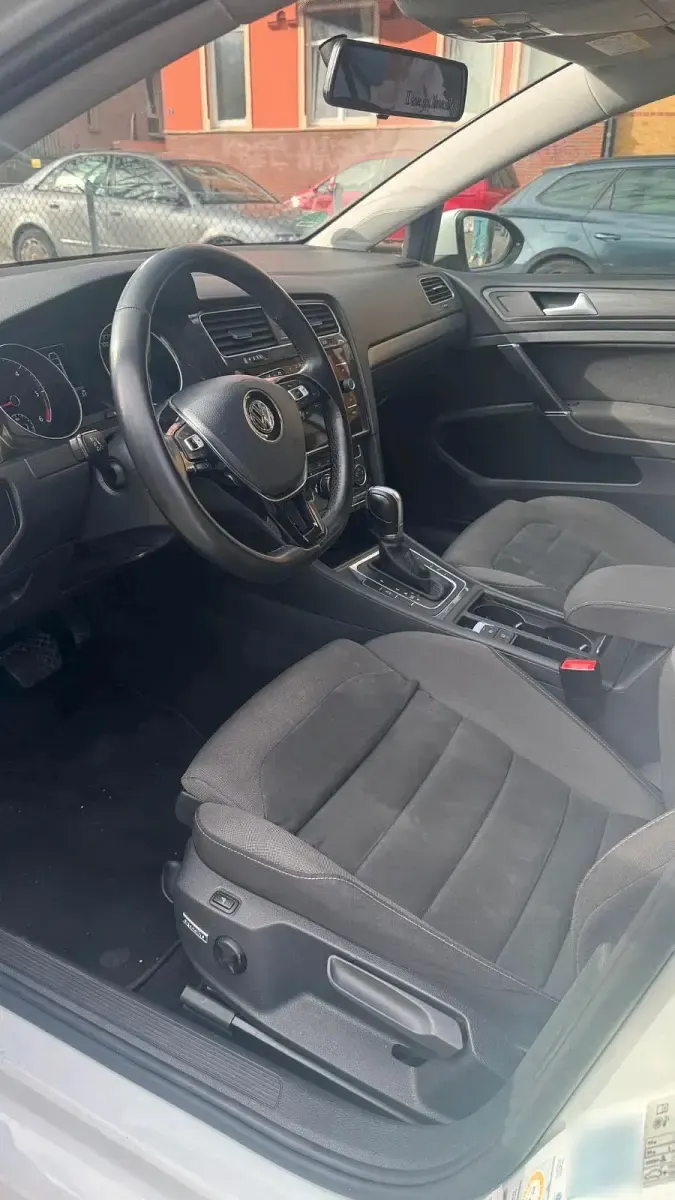 Gebraucht VW Golf VII 150 PS (110 kW) 2018 Weiß Limousine