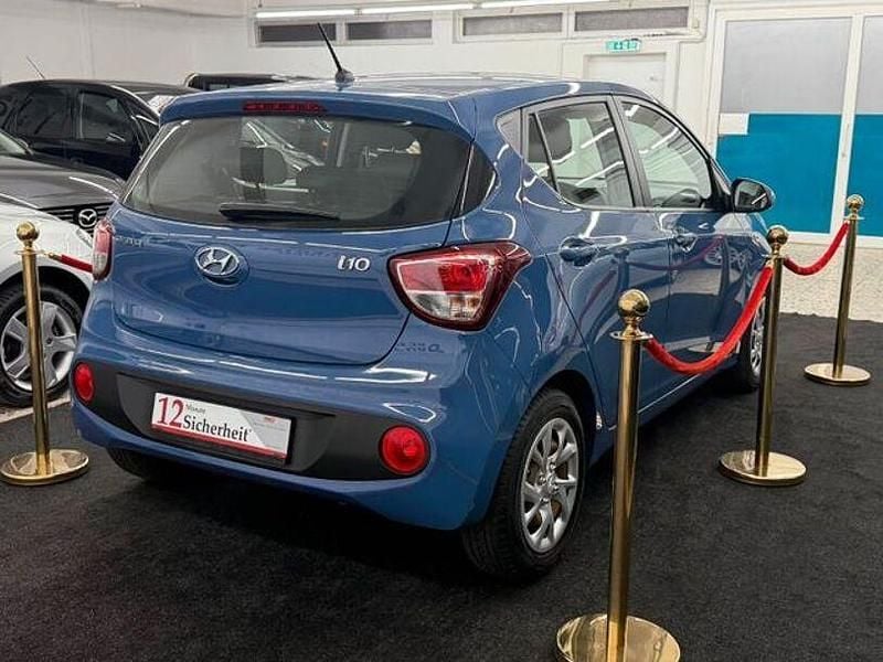 Gebraucht Hyundai i10 Classic 67 PS (49 kW) 2017 Blau Kleinwagen
