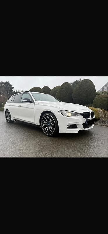 Weiß Gebraucht 2013 BMW 330 M Sport Kombi | 16.599 € (Superpreis) - Bild 1/4