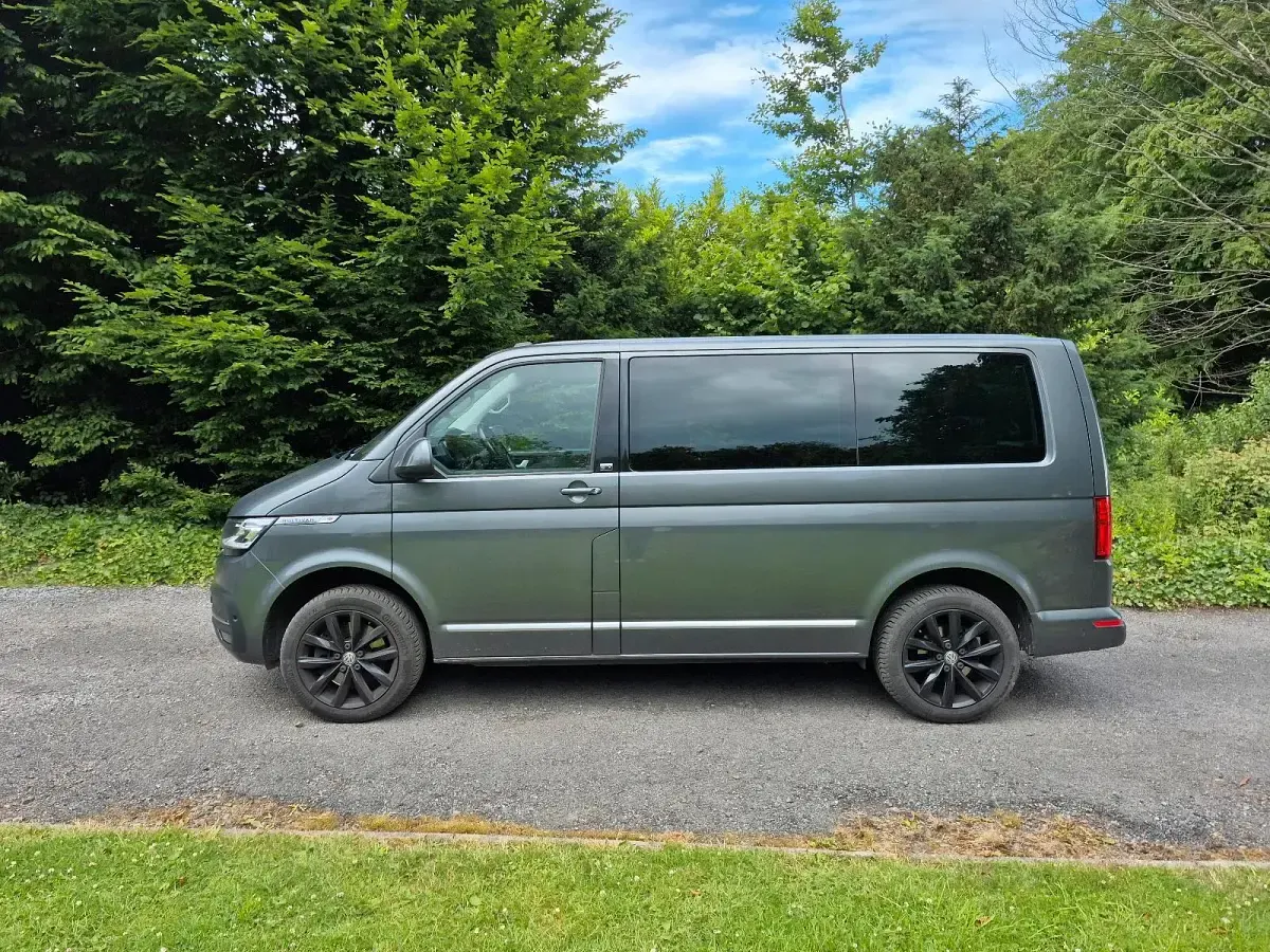 Gebraucht VW Multivan Generation Six 150 PS (110 kW) 2021 Grau Van / Kleinbus