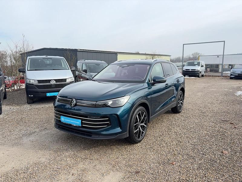 Gebraucht VW Tiguan Elegance 204 PS (150 kW) 2025 Nightshade blue SUV