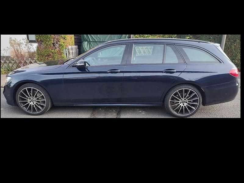 Blau Gebraucht 2019 Mercedes E400 Kombi | 31.990 € (Guter Preis) - Bild 1/4