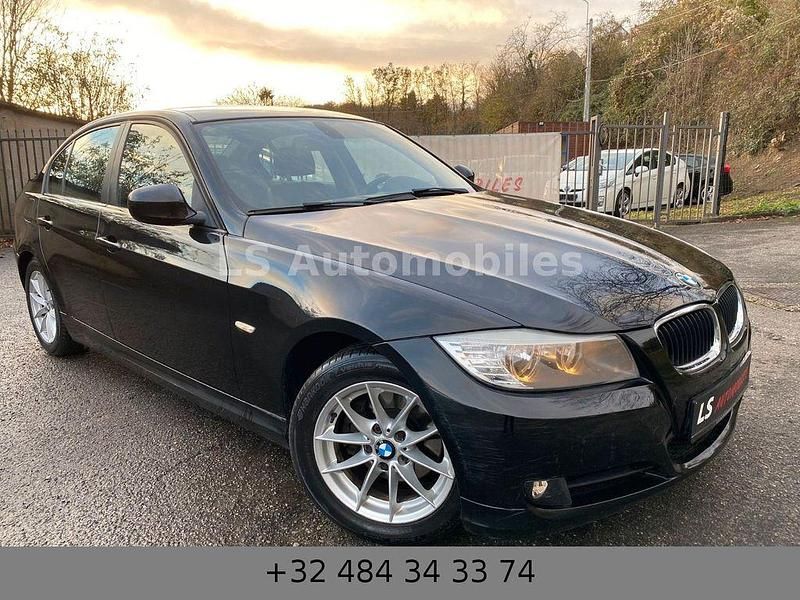 Schwarz Gebraucht 2011 BMW 318 Limousine | 6.399 € (Guter Preis) - Bild 1/4