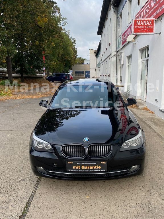 Gebraucht BMW 525 Lifestyle 218 PS (160 kW) 2009 Black sapphire metallic (metallic) Kombi