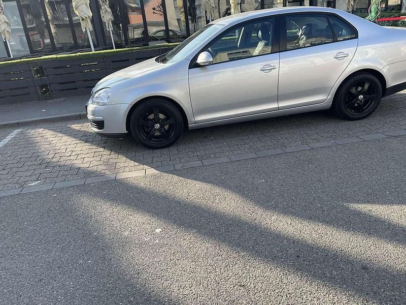 Gebraucht VW Jetta Trendline 102 PS (75 kW) 2009 Limousine