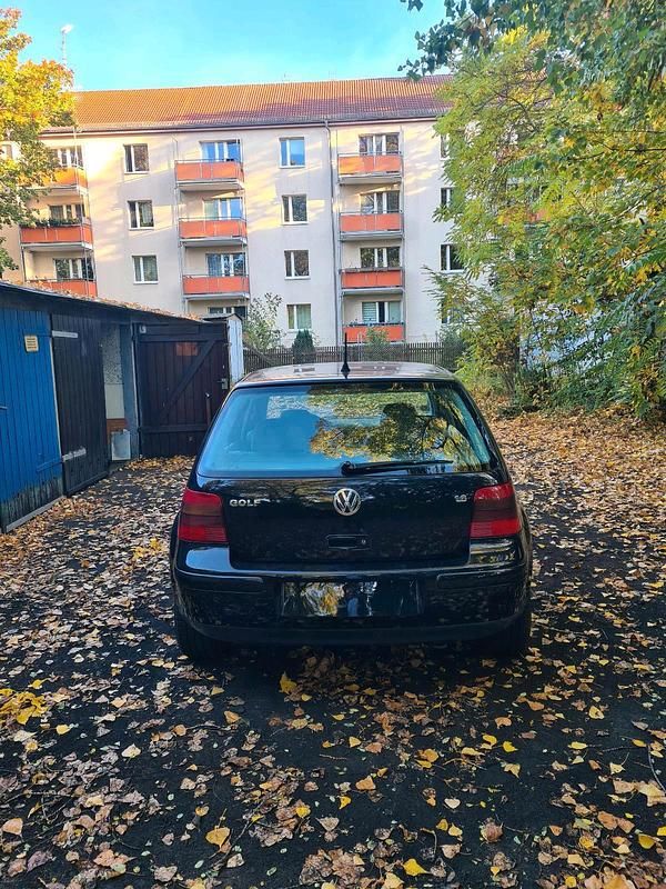 Gebraucht VW Golf IV 101 PS (74 kW) 2000 Schwarz Kleinwagen