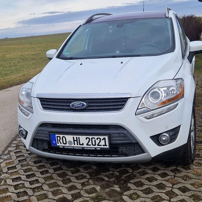 Gebraucht Ford Kuga Titanium 163 PS (119 kW) 2012 Weiß SUV