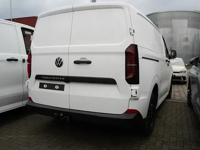 Gebraucht VW T7 150 PS (110 kW) 2025 Clear white Van