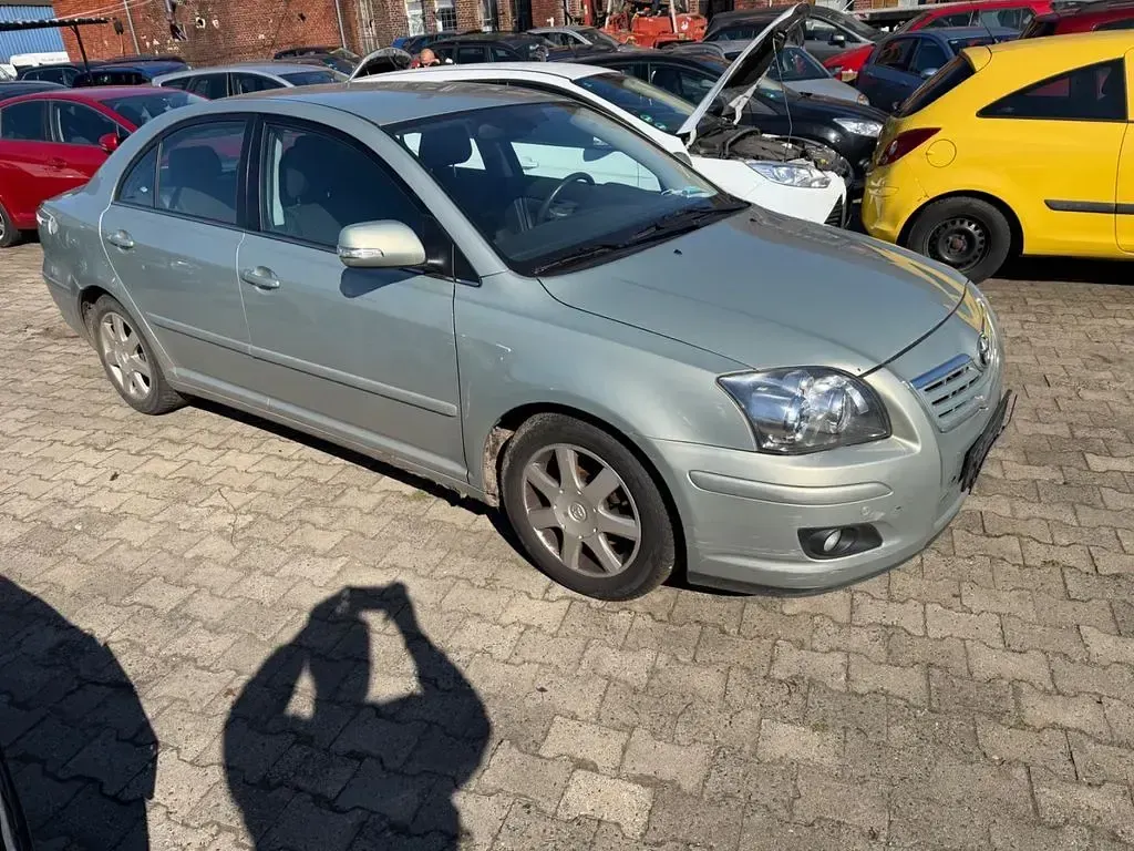 Gebraucht Toyota Avensis Sol 147 PS (108 kW) 2007 Grün Limousine