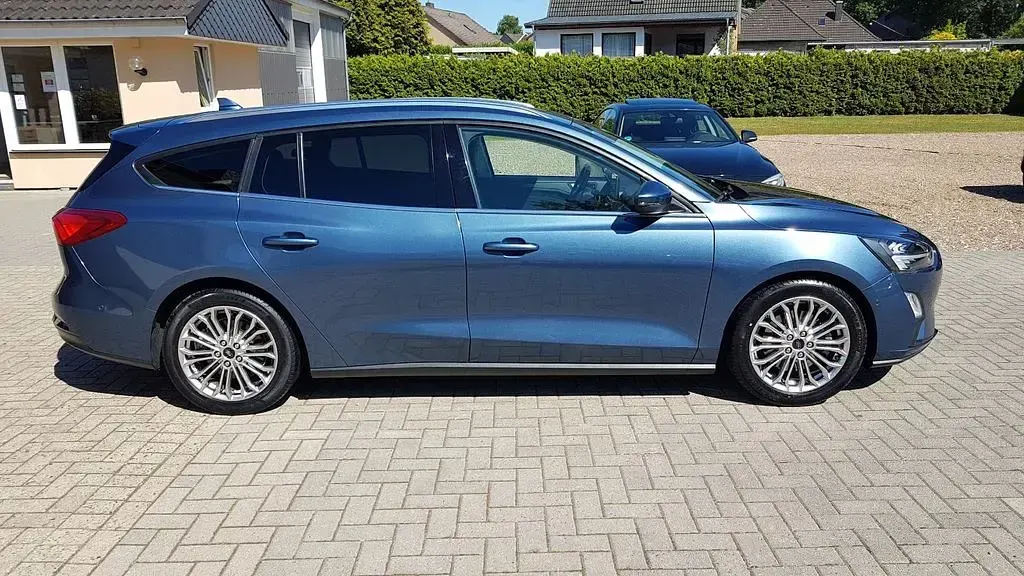 Gebraucht Ford Focus Titanium 150 PS (110 kW) 2019 Blau Limousine