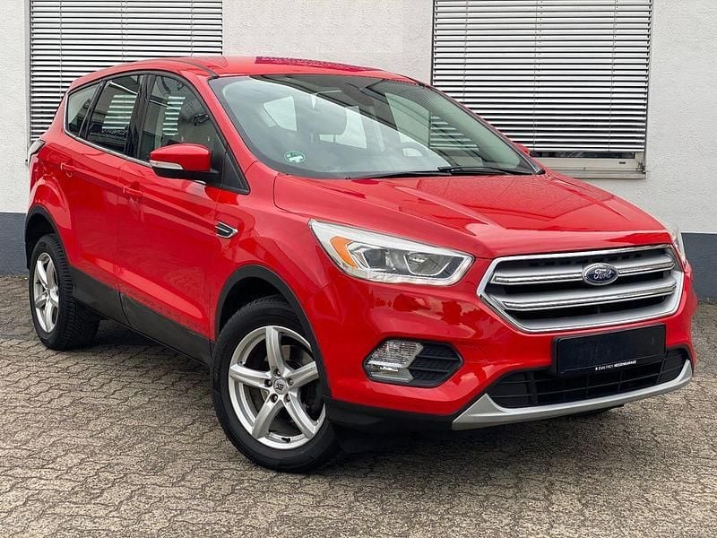 Rot Gebraucht 2017 Ford Kuga Titanium SUV | 11.990 € (Guter Preis) - Bild 1/4