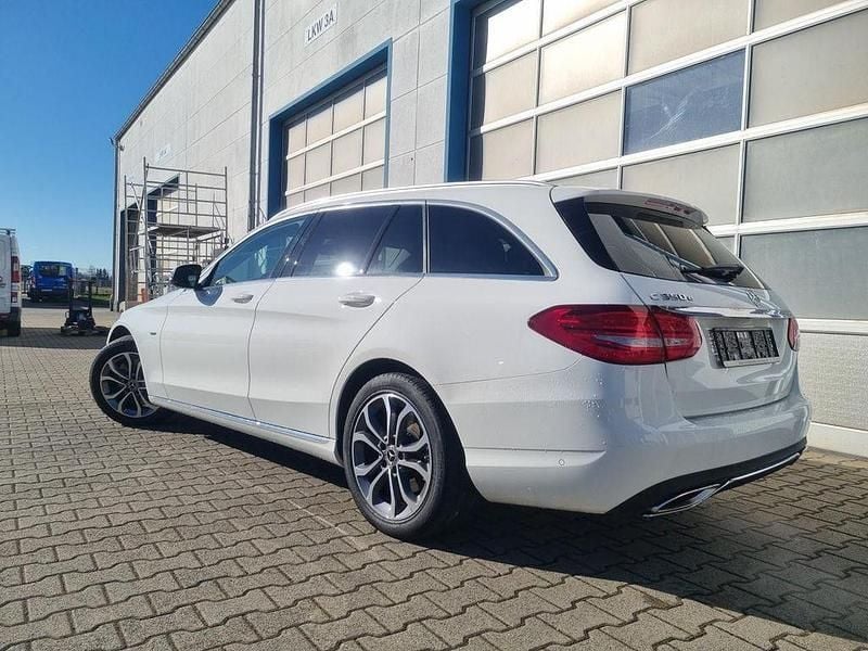 Gebraucht Mercedes C350e Avantgarde 211 PS (155 kW) 2017 Weiß Kombi