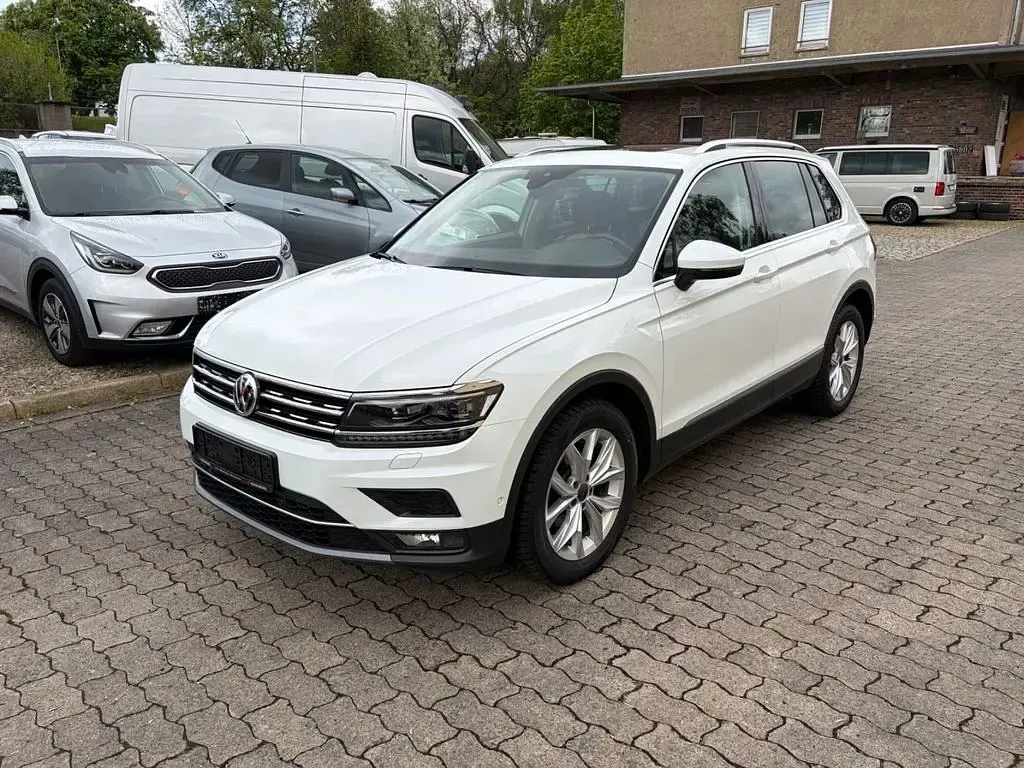 Second-hand VW Tiguan Highline 150 CP (110 kW) 2017 Alb SUV