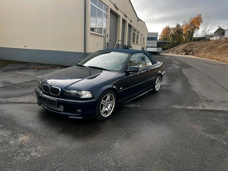 Blau Gebraucht 2003 BMW 325 Cabriolet M Sport Cabrio | 4.999 € - Bild 1/4