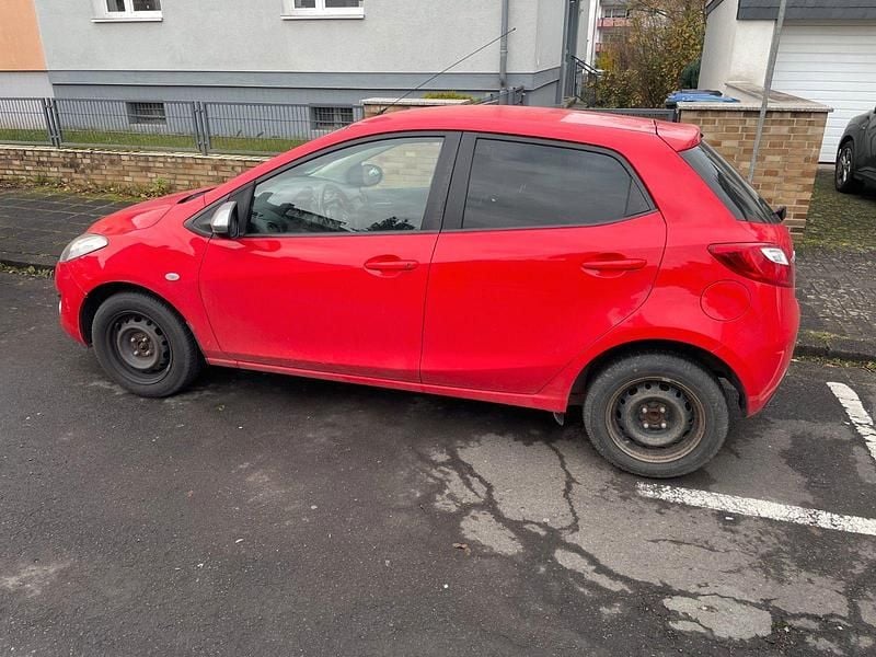 Rot Gebraucht 2014 Mazda 2 Sendo Kleinwagen | 2.950 € (Guter Preis) - Bild 1/4