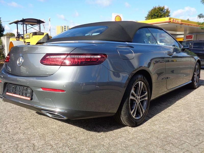 Gebraucht Mercedes E200 Avantgarde 197 PS (144 kW) 2021 Selenitgrau Cabrio