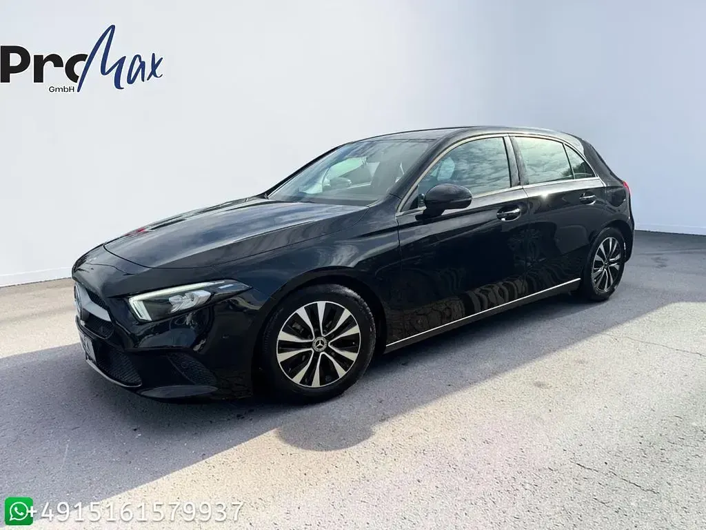 Gebraucht Mercedes A180 116 PS (85 kW) 2021 Schwarz Limousine