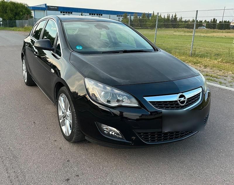 Gebraucht Opel Astra Sport 125 PS (91 kW) 2010 Schwarz Limousine