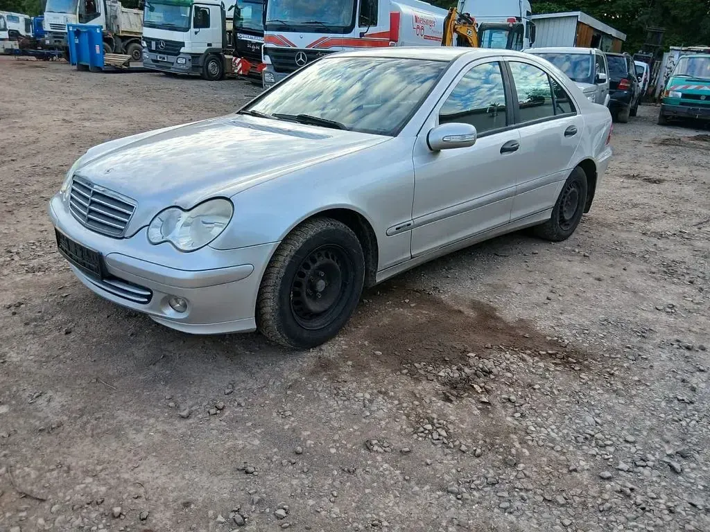 Gebraucht Mercedes C200 122 PS (89 kW) 2004 Silber Limousine