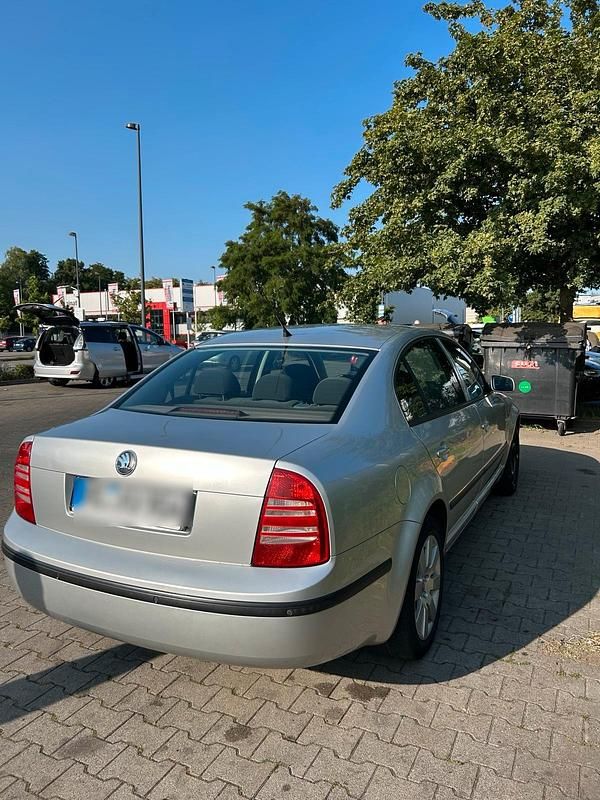 Gebraucht Skoda Superb 150 PS (110 kW) 2003 Grau Limousine