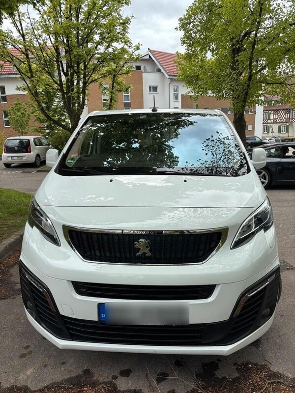 Weiß Gebraucht 2018 Peugeot Traveller Business-Line Van / Kleinbus | 27.990 € (Fairer Preis) - Bild 1/4