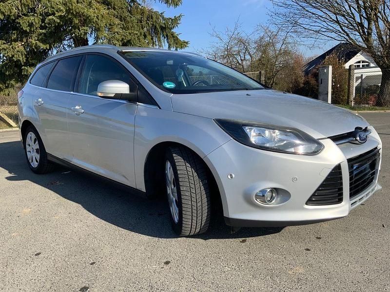 Gebraucht Ford Focus Titanium 125 PS (91 kW) 2013 Silber Kombi