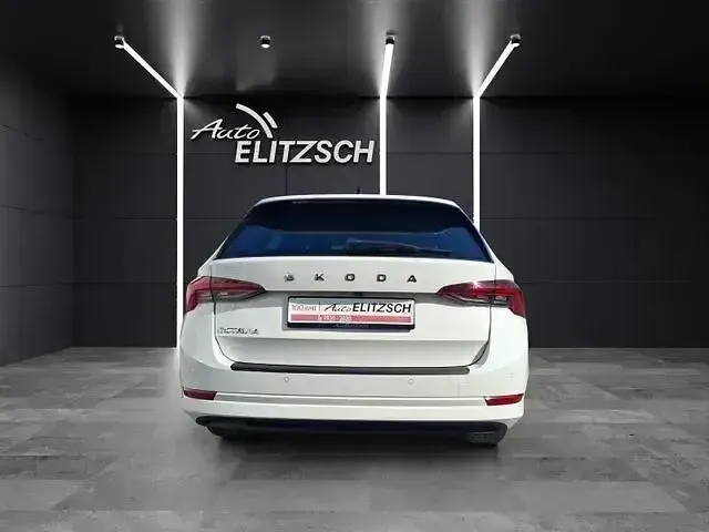 Gebraucht Skoda Octavia First Edition 150 PS (110 kW) 2020 Candyweiss Kombi