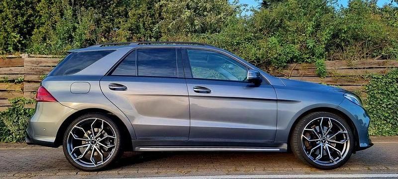 Grau Gebraucht 2018 Mercedes GLE400 SUV | 36.654 € (Superpreis) - Bild 1/4
