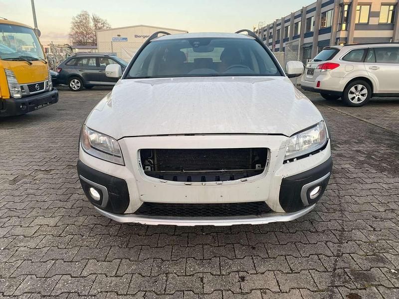 Gebraucht Volvo XC70 Kinetic 181 PS (133 kW) 2015 Weiß Kombi