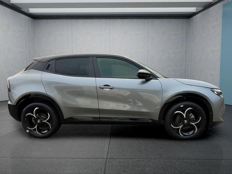 Neu Alfa Romeo Junior 114 kW (156 PS) 2025 Grau SUV