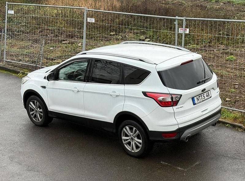 Gebraucht Ford Kuga Cool & Connect 120 PS (88 kW) 2019 Weiß SUV