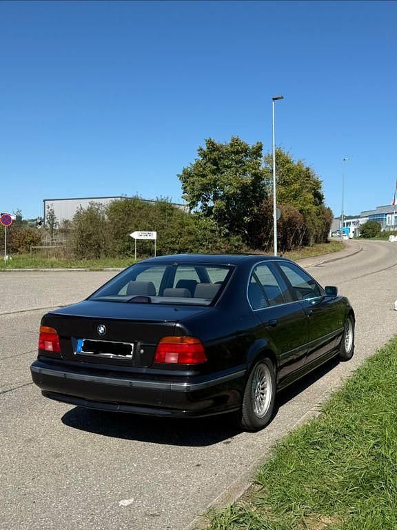 Schwarz Gebraucht 1997 BMW 523 Limousine | 4.800 € (Teuer) - Bild 1/4
