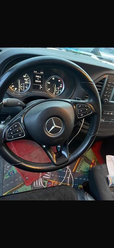 Gebraucht Mercedes Vito 250 PS (183 kW) 2015 Rot Van